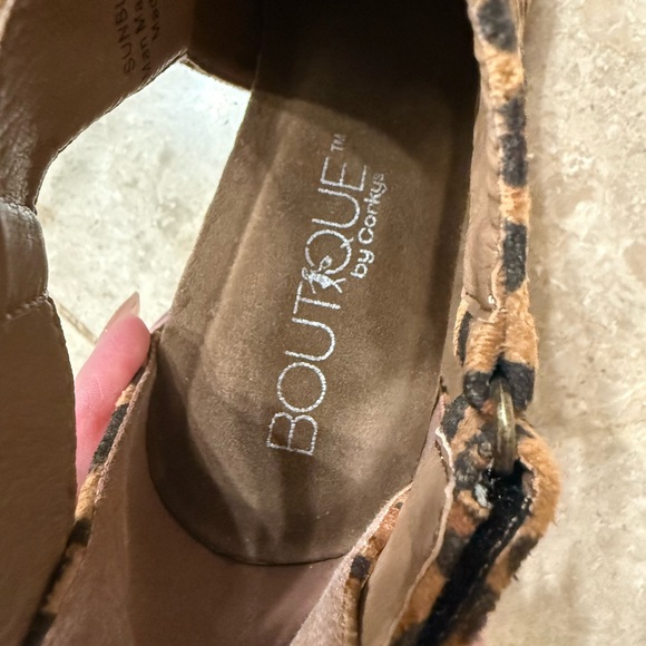 Boutique by Corkys Women's Leopard Print Wedge Sandals - size 10 - Picture 7 of 16